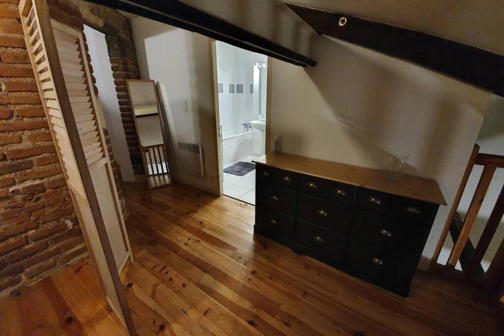 Appartement Exceptionnel 4 Etoiles Hyper Centre Albi 65 M2 Au 4Eme Etage Sans Ascenseur Avec Une Tour Du 12Eme Siecle ภายนอก รูปภาพ