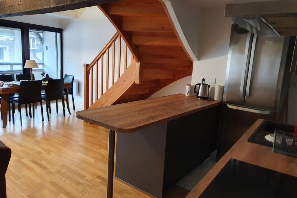 Appartement Exceptionnel 4 Etoiles Hyper Centre Albi 65 M2 Au 4Eme Etage Sans Ascenseur Avec Une Tour Du 12Eme Siecle ภายนอก รูปภาพ
